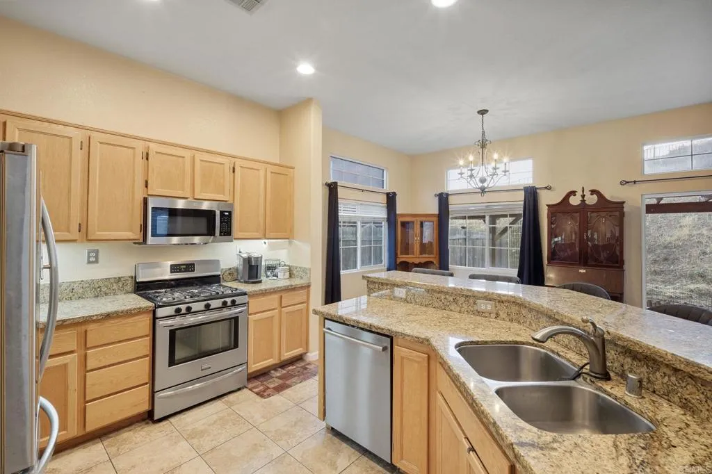 https://cdn.realtyfeed.com/cdn/127/307077532/bae6b0962292776d8072c068eee4a0d6.webp
