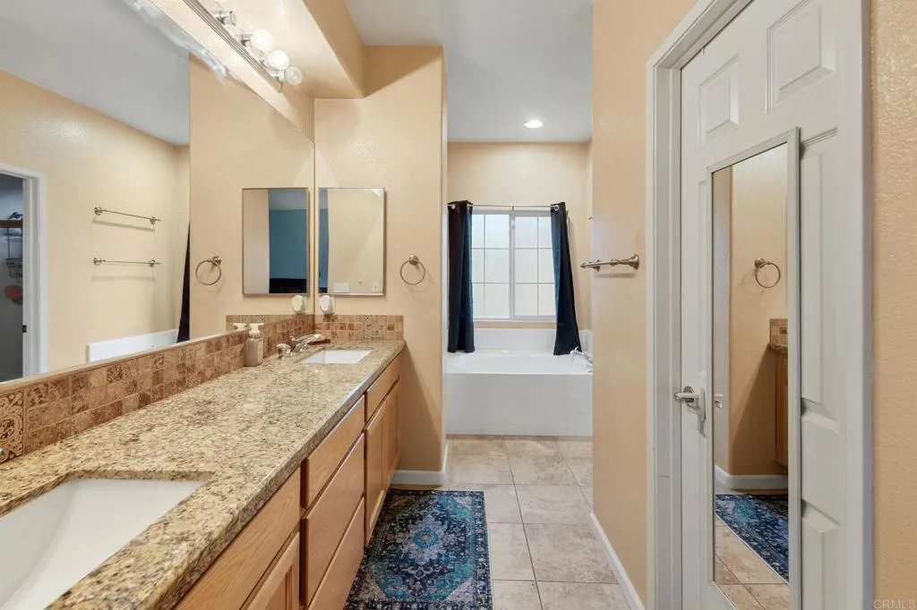 https://cdn.realtyfeed.com/cdn/127/307077532/c1a2a4fe9820ee4a3eef65a01c11dad2.webp