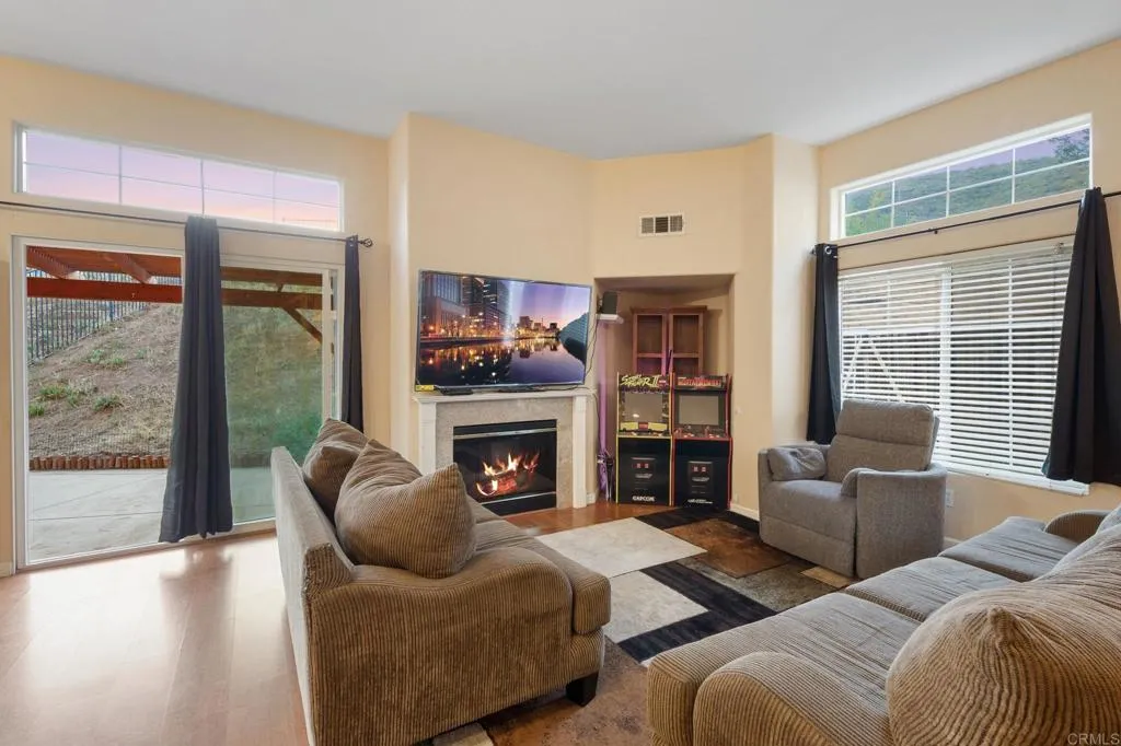https://cdn.realtyfeed.com/cdn/127/307077532/cc761f97bf8c8947b6c129a2c3a90061.webp