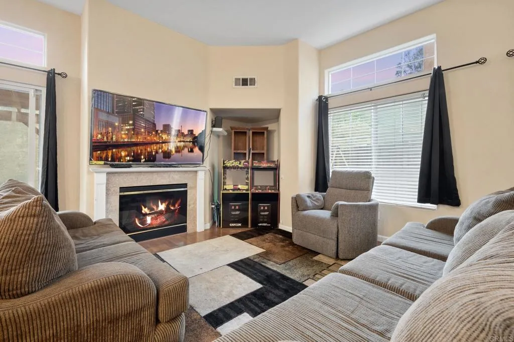 https://cdn.realtyfeed.com/cdn/127/307077532/e8c5ac9e15da821ff7331043158fb552.webp