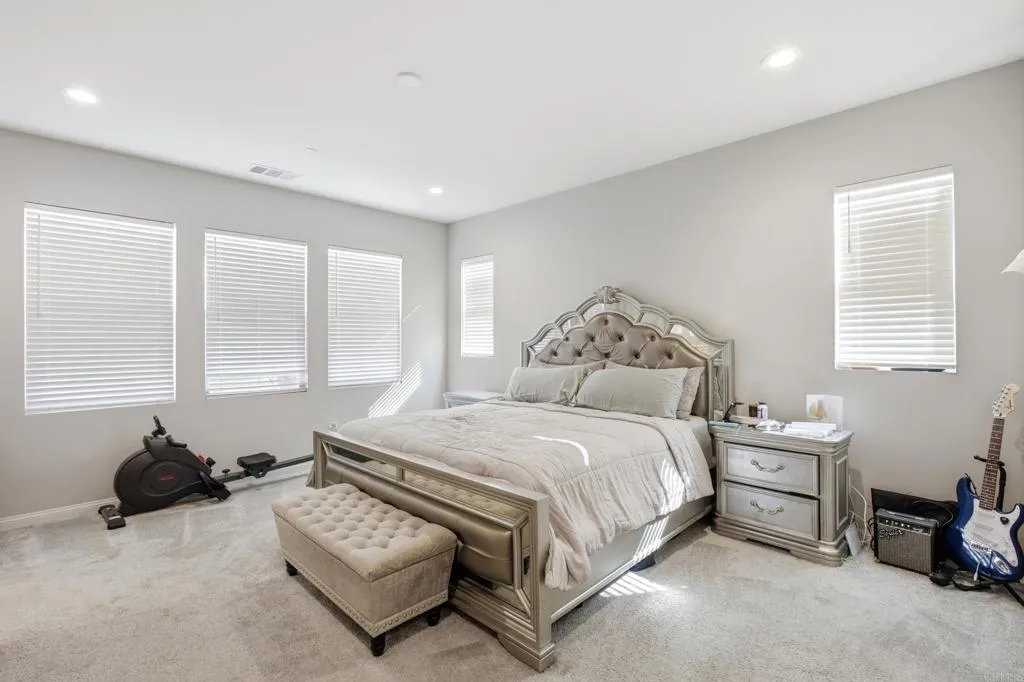 https://cdn.realtyfeed.com/cdn/127/307077533/0240c74617929d92cd19ee02c405bdff.webp