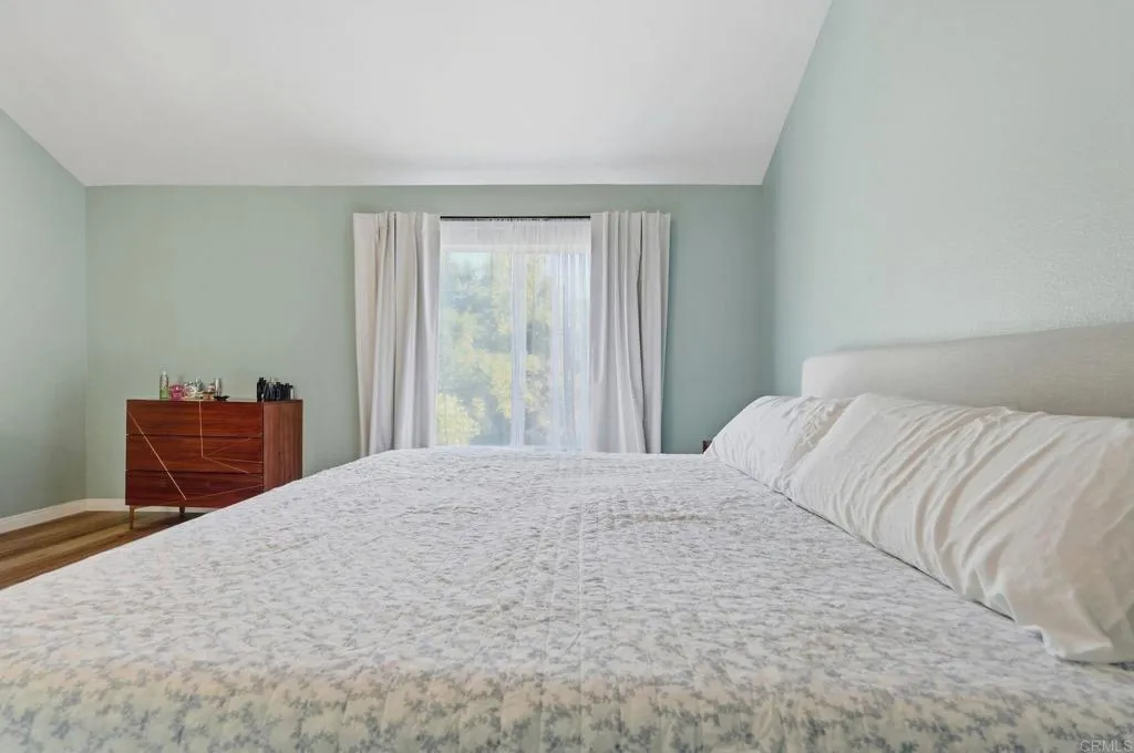 https://cdn.realtyfeed.com/cdn/127/307077535/cf59cce2f497f1d4e613fe1db68b8736.webp