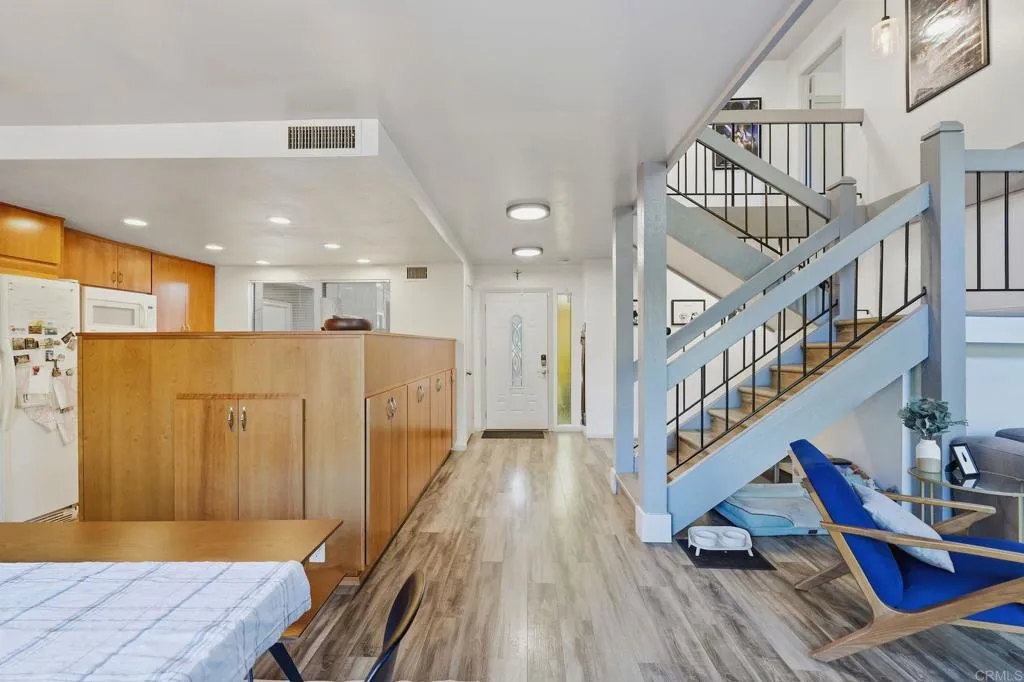 https://cdn.realtyfeed.com/cdn/127/307077535/f044f3df49c370679d28f03fb5a14fe1.webp