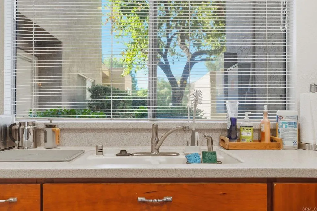 https://cdn.realtyfeed.com/cdn/127/307077535/f330ce50e11eb88fbf89583558e099ae.webp