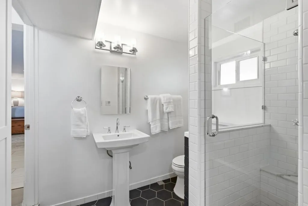https://cdn.realtyfeed.com/cdn/127/307077557/51ed8139645f366bcc11e847b6c51a94.webp