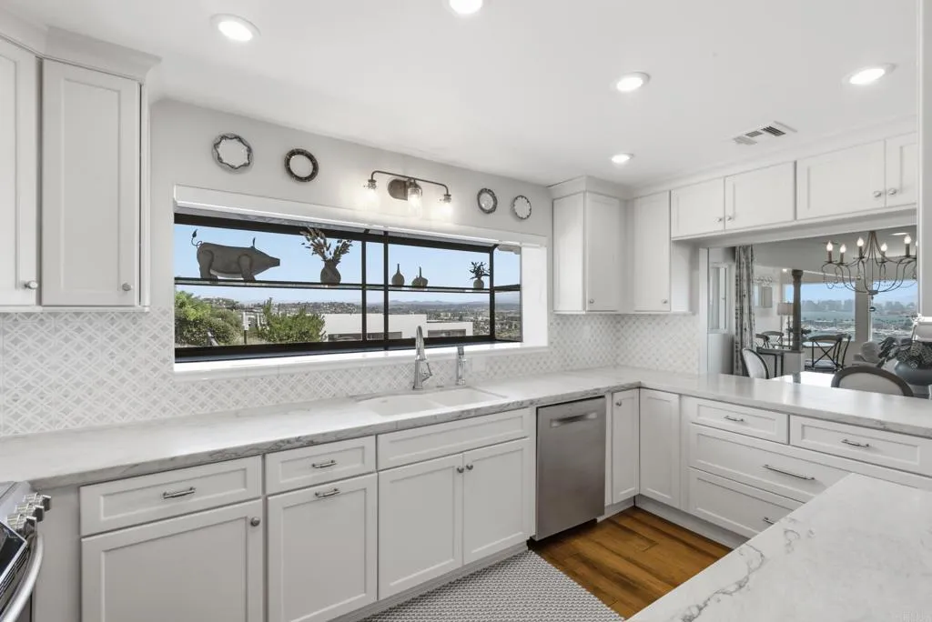 https://cdn.realtyfeed.com/cdn/127/307077557/635c2c4d3d20c78fb3a4204388cd4562.webp