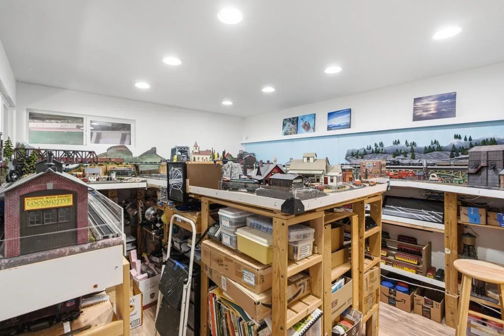 https://cdn.realtyfeed.com/cdn/127/307077557/72485958c836d35461ac9204cbbab45a.webp