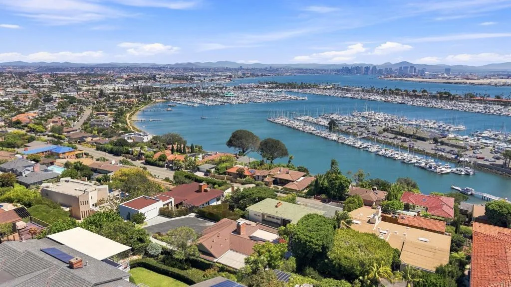 https://cdn.realtyfeed.com/cdn/127/307077557/849e28f317465372c88851b8d4441b80.webp
