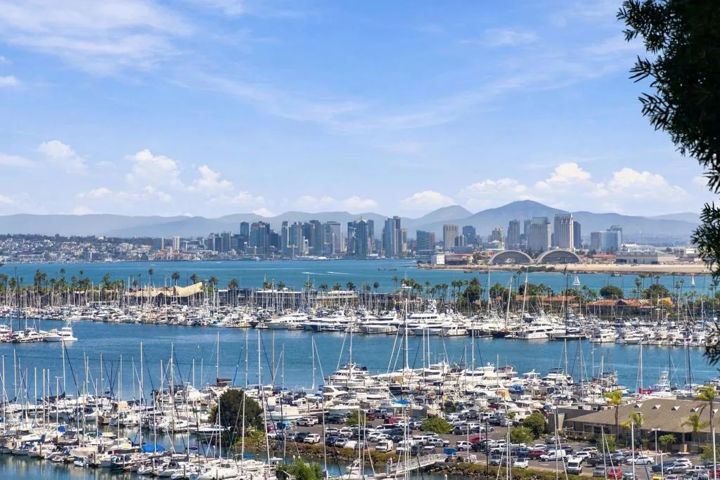 https://cdn.realtyfeed.com/cdn/127/307077557/894f950ac148a0cec9a581d85533b4a4.webp