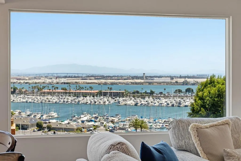 https://cdn.realtyfeed.com/cdn/127/307077557/e94dbe2331667bd2bb5da0d226ae1075.webp