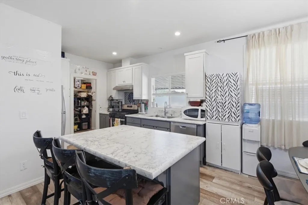 https://cdn.realtyfeed.com/cdn/127/307077564/44ce8a89c72cde4165b349de7e322053.webp