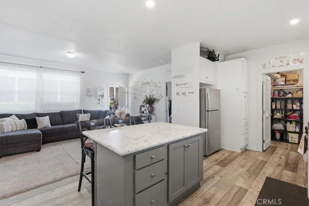 https://cdn.realtyfeed.com/cdn/127/307077564/4d63afd0c514cd41262d0f5787c26df7.webp