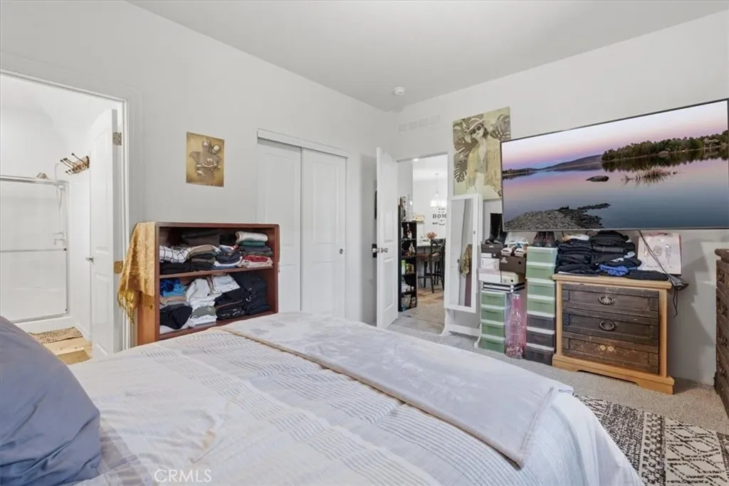 https://cdn.realtyfeed.com/cdn/127/307077564/ded7212454d1a84f0037dee59bf10e88.webp