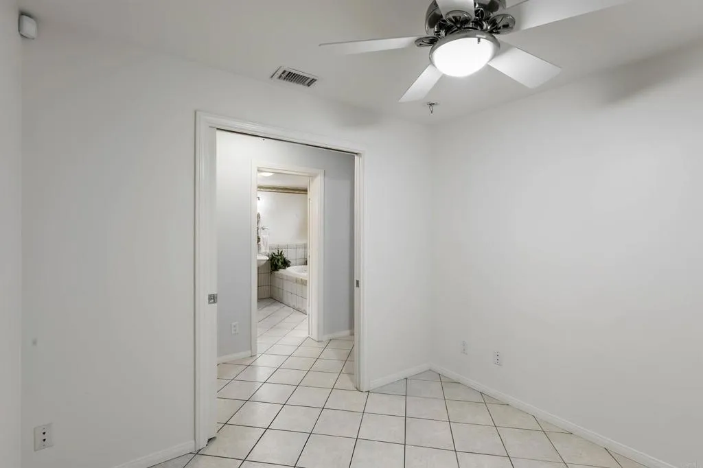 https://cdn.realtyfeed.com/cdn/127/307077566/1cbf8b1e34b8753392f8c8c6ab6f3ab3.webp