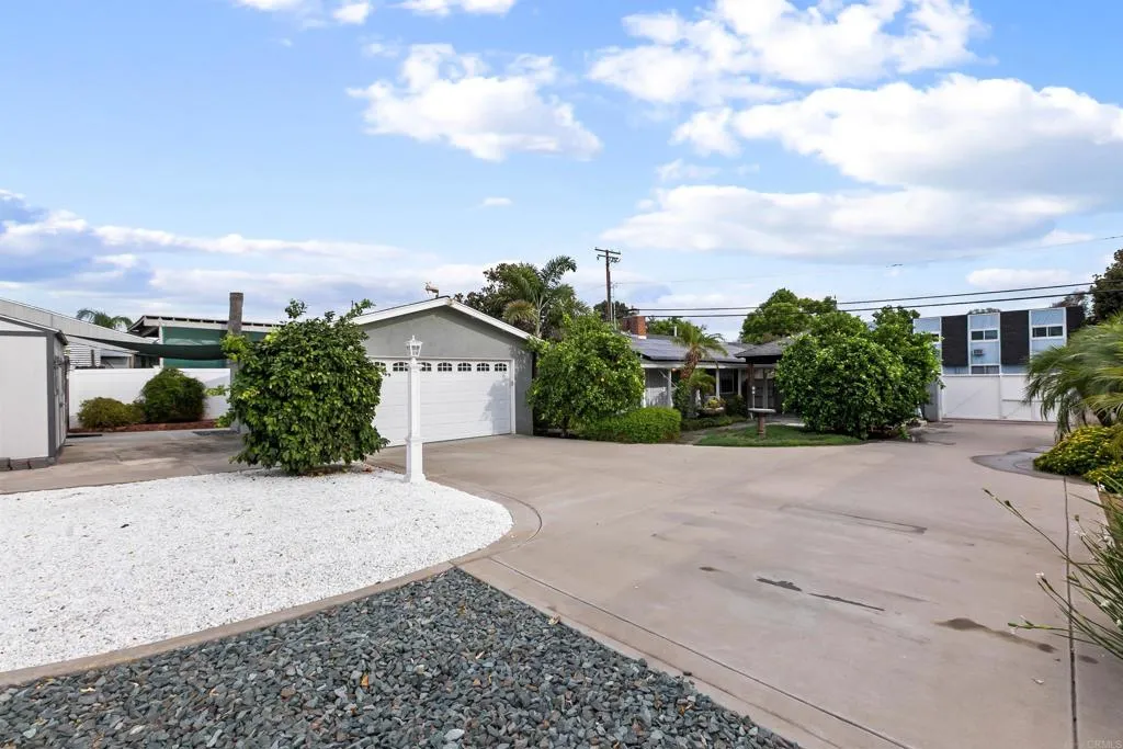 https://cdn.realtyfeed.com/cdn/127/307077566/4289439a92a68b946538abc1f026954f.webp