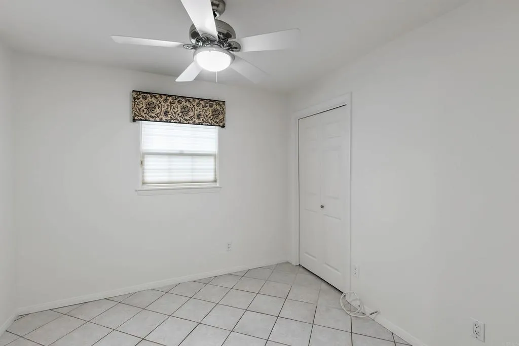 https://cdn.realtyfeed.com/cdn/127/307077566/551cd6cba26d769a3af65bb7cdd64676.webp