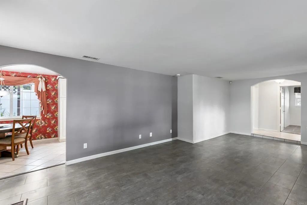 https://cdn.realtyfeed.com/cdn/127/307077566/69527bb0218a3ca9fd812ca7974a5a6a.webp