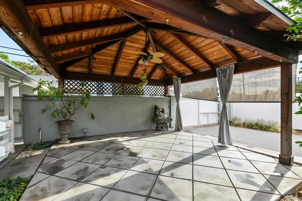 https://cdn.realtyfeed.com/cdn/127/307077566/c950dda9a1d3adafd376f9c6f360b2d4.webp