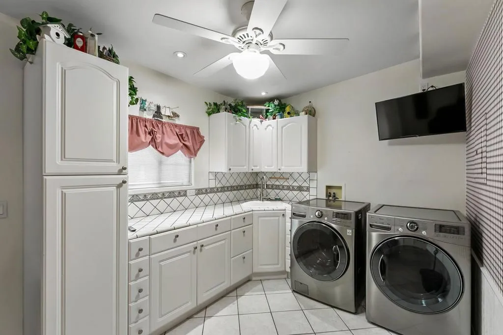 https://cdn.realtyfeed.com/cdn/127/307077566/ecc59c8a66b108bc42342ffb600a4b63.webp