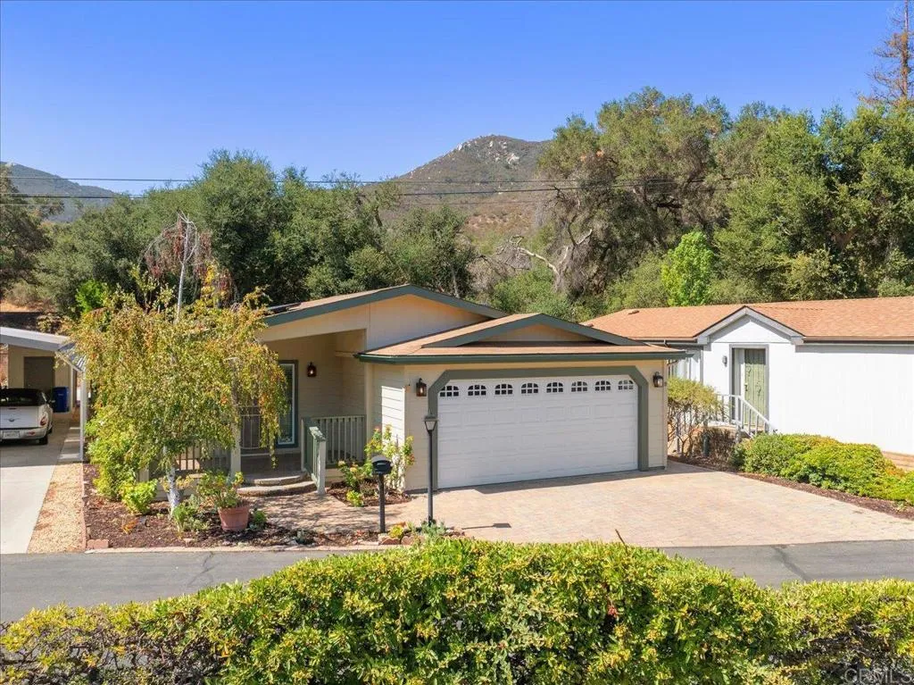 https://cdn.realtyfeed.com/cdn/127/307077646/1e52c6058b074cb928bfebb881a3b9fd.webp