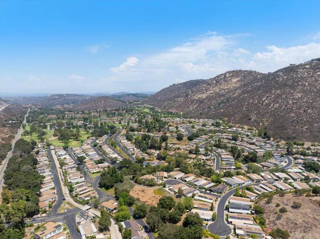 https://cdn.realtyfeed.com/cdn/127/307077646/53eeba68c302ff7763dc4f240b0caf67.webp