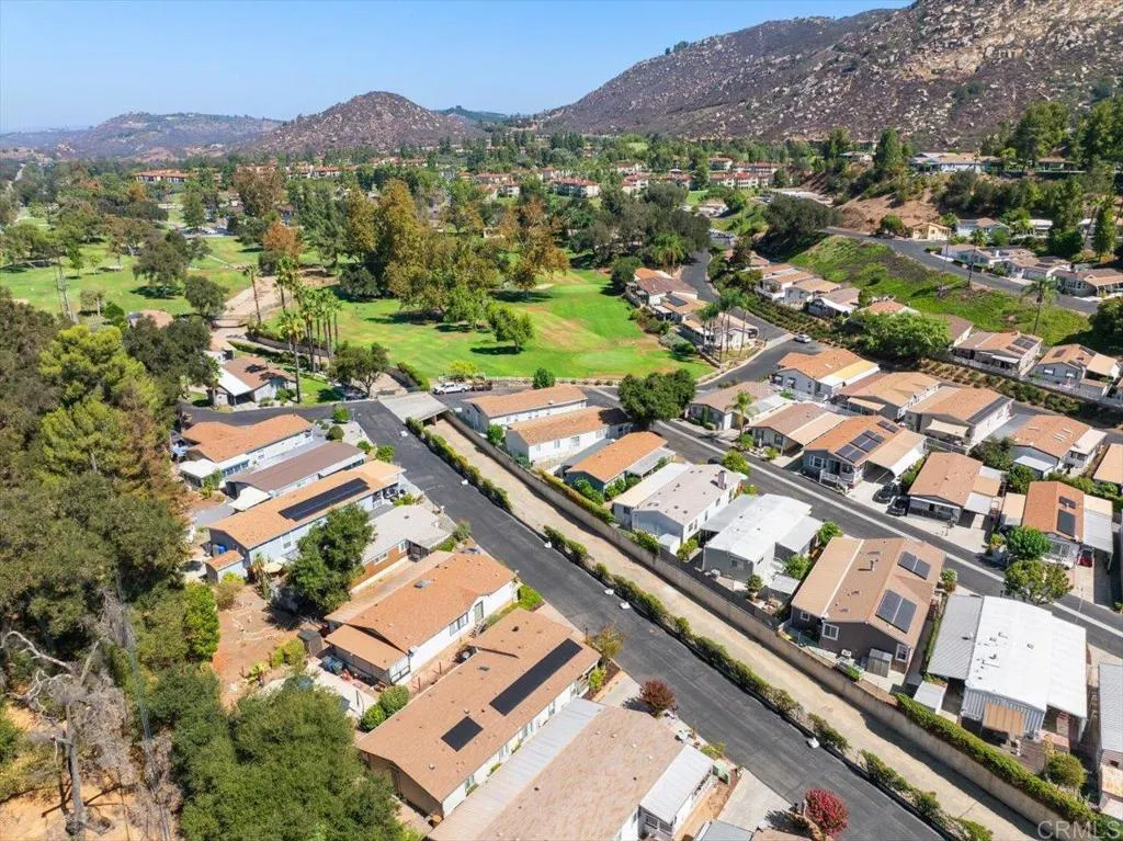 https://cdn.realtyfeed.com/cdn/127/307077646/7dbe926462b98f15c6a6515acc7aa270.webp