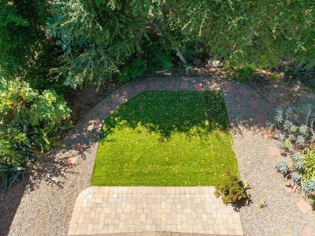 https://cdn.realtyfeed.com/cdn/127/307077646/a98b20b9c6856d09c8b7351045ac748d.webp