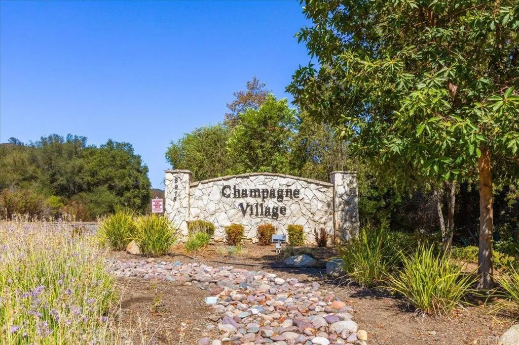 https://cdn.realtyfeed.com/cdn/127/307077646/e233d2cc87c8a07b5abef34ef83bb14e.webp