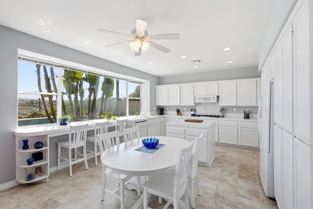 https://cdn.realtyfeed.com/cdn/127/307077712/27cb817ce2cb7bcec1bbb2f03a6fccac.webp