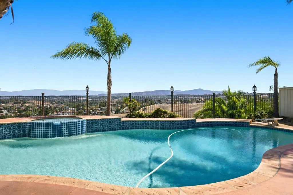https://cdn.realtyfeed.com/cdn/127/307077712/3ab4ef4f7d552bdbff8f7a531ca91bef.webp
