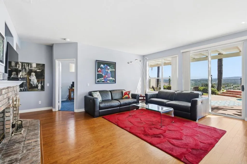 https://cdn.realtyfeed.com/cdn/127/307077712/a3f72c06eecb7c1781dd93d4697bf2f2.webp