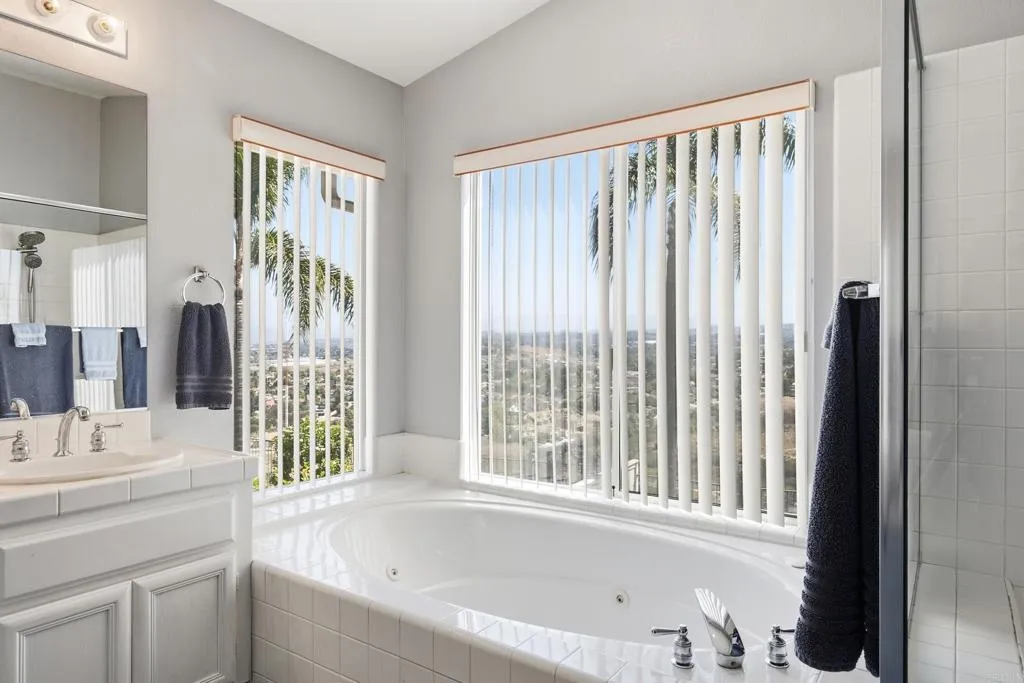 https://cdn.realtyfeed.com/cdn/127/307077712/bec3a8d6f3daa84520b5ce8a21292f47.webp