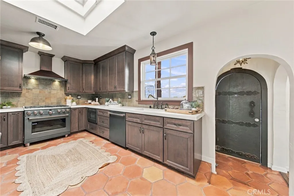 https://cdn.realtyfeed.com/cdn/127/307077716/2c032cccd3a9c4873408c68c4c4a06f2.webp