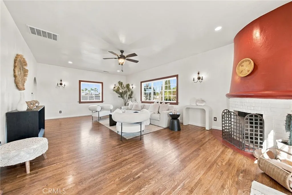 https://cdn.realtyfeed.com/cdn/127/307077716/31a62cfffbe72424cc339638eef5a9ff.webp