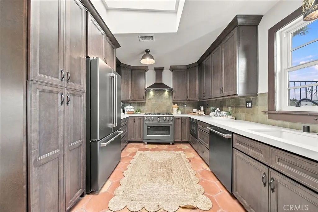https://cdn.realtyfeed.com/cdn/127/307077716/f468a3bcc45b66483e5bf12c6f667700.webp