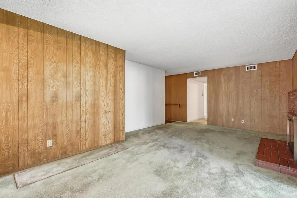 https://cdn.realtyfeed.com/cdn/127/307077740/9082adb1acc7958a8f16240a9d149ad0.webp
