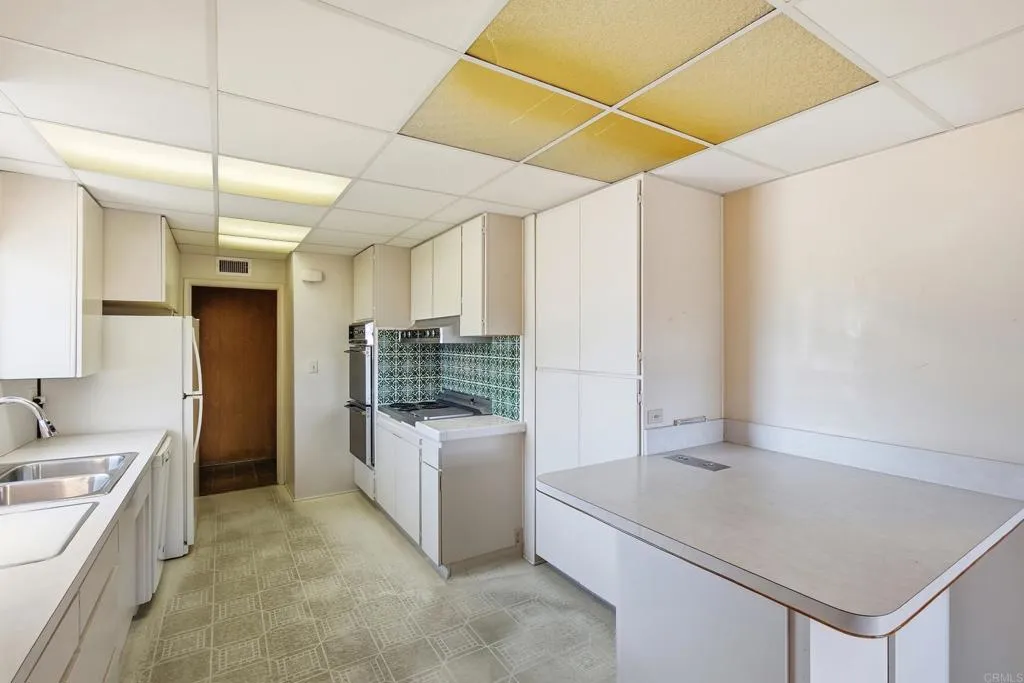 https://cdn.realtyfeed.com/cdn/127/307077740/d1fa6072e77e9795d3839ac8ca812680.webp