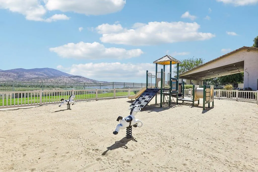 https://cdn.realtyfeed.com/cdn/127/307077778/70c50ad711b4317025bafd616dd168e7.webp