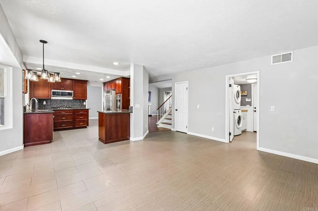 https://cdn.realtyfeed.com/cdn/127/307077778/8aab111010bfba7dbe5a96d7497e5d44.webp