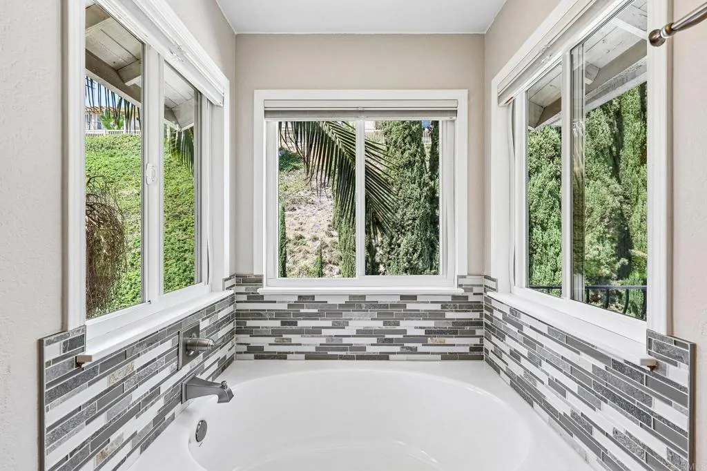 https://cdn.realtyfeed.com/cdn/127/307077778/dbcd14525517f17eff0e30bc2d6d6bb2.webp