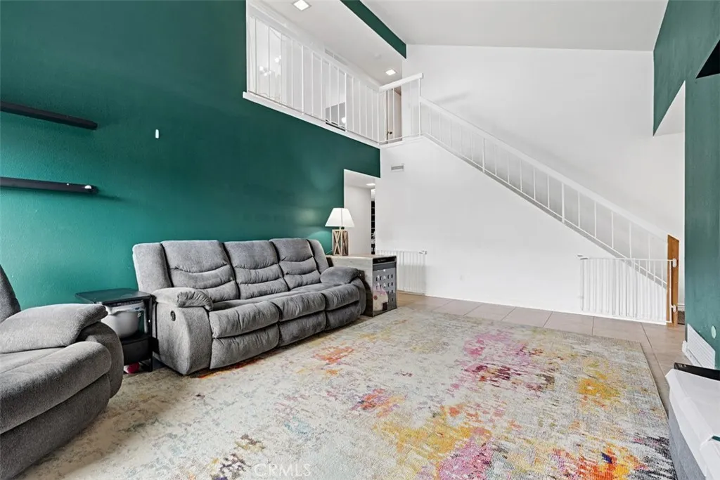 https://cdn.realtyfeed.com/cdn/127/307077828/e6cf2caf3c11c91c57ff22617d69186c.webp
