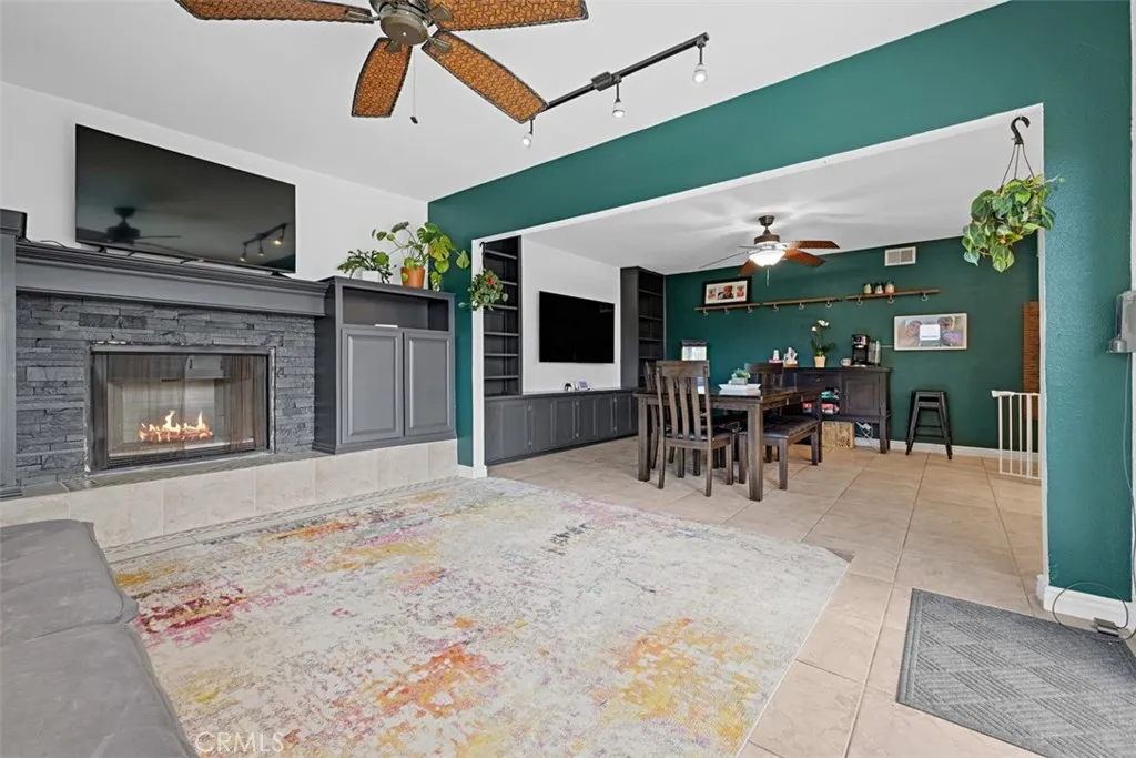 https://cdn.realtyfeed.com/cdn/127/307077828/f632aa36002d0b2826be8a16babe35ff.webp
