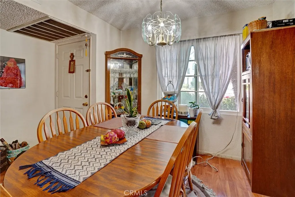https://cdn.realtyfeed.com/cdn/127/307077837/5a6420f6da6bdc3e6883676068992795.webp