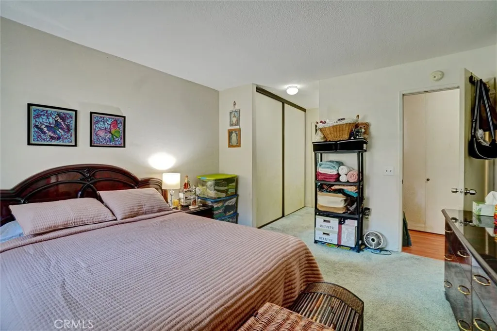 https://cdn.realtyfeed.com/cdn/127/307077837/992ea2621b2d4d043ba568a9b7396a68.webp