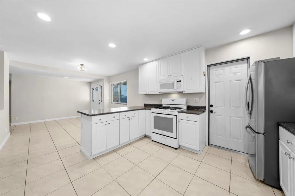 https://cdn.realtyfeed.com/cdn/127/307077842/60edacc48095ae71e3b495406d9a801d.webp