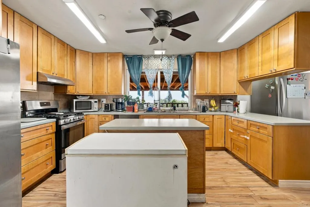 https://cdn.realtyfeed.com/cdn/127/307077846/0284041db84d9a50556bcf1ff90fcbeb.webp