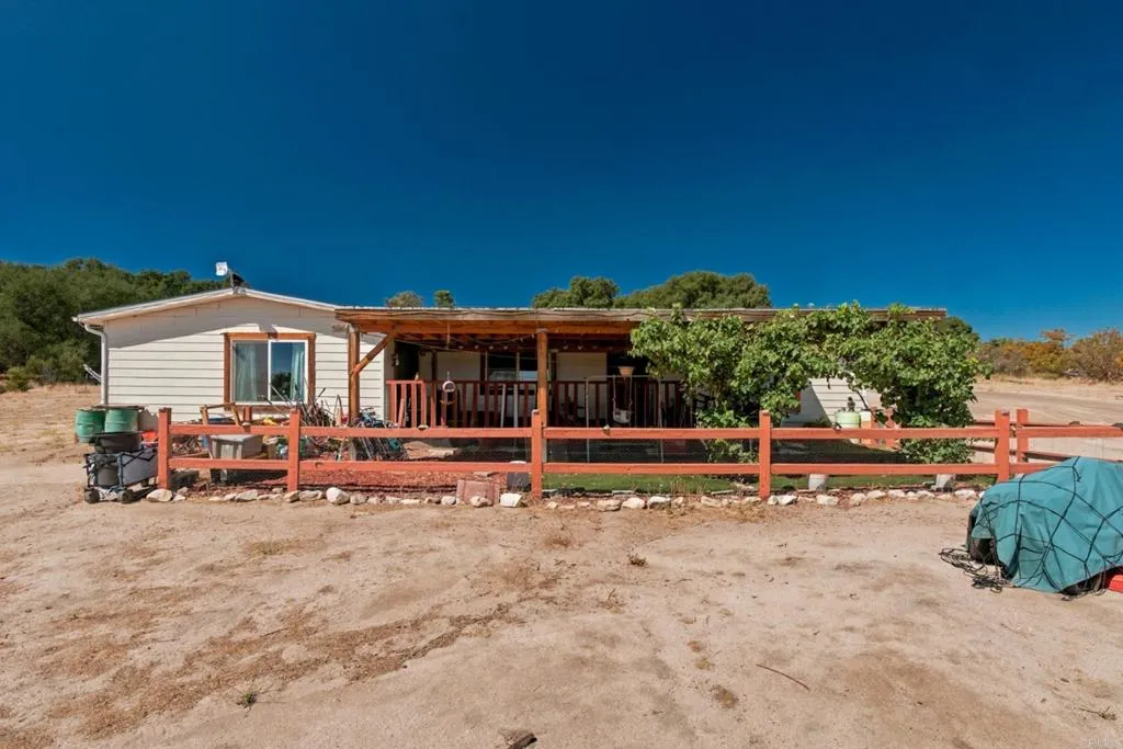 https://cdn.realtyfeed.com/cdn/127/307077846/e402eafcd9a4c93d0a69a6ba0a02a0e5.webp