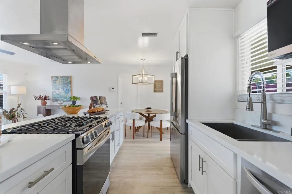 https://cdn.realtyfeed.com/cdn/127/307077912/1b485aaa2259089cb7e8fc963397bd49.webp