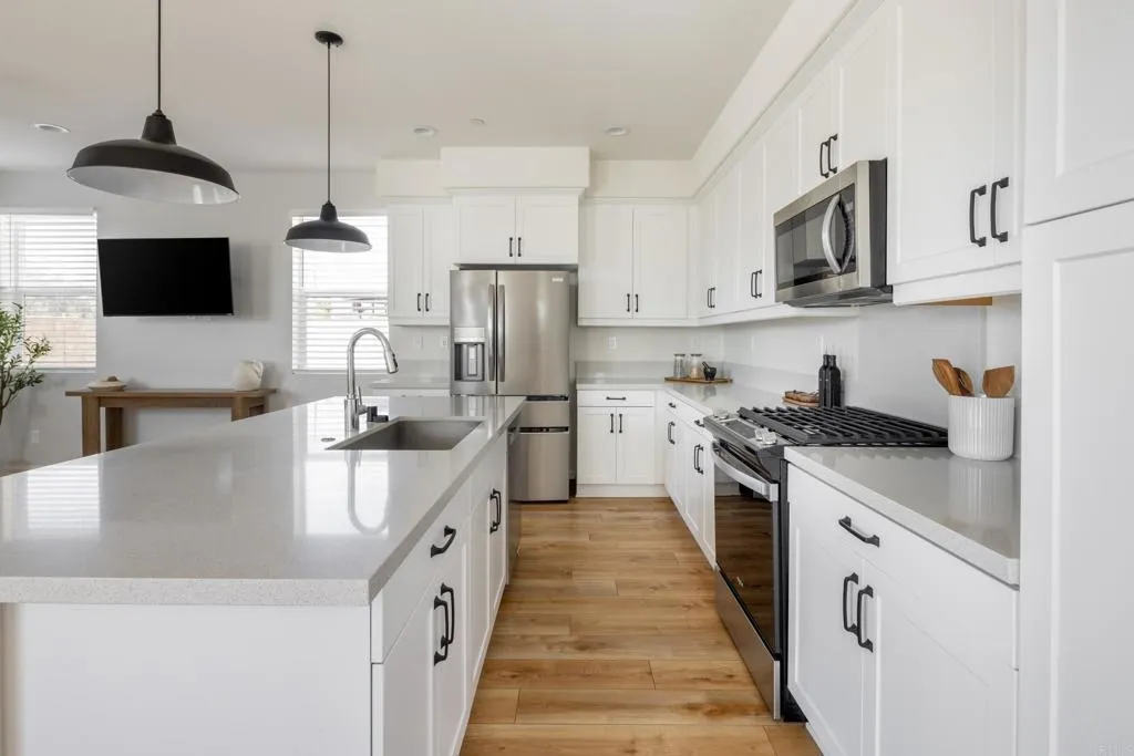 https://cdn.realtyfeed.com/cdn/127/307077922/96b3d5a8f41d849bf446ee0b75530398.webp