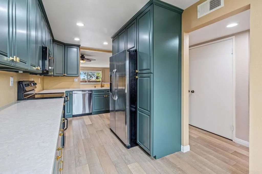 https://cdn.realtyfeed.com/cdn/127/307078038/1493985b67a06d5e535522a328577e84.webp